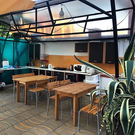 Emiliya Guest House Гагра Екстериор снимка