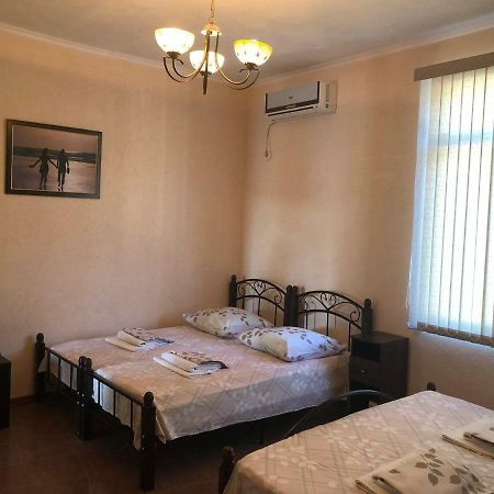 Emiliya Guest House Гагра Екстериор снимка