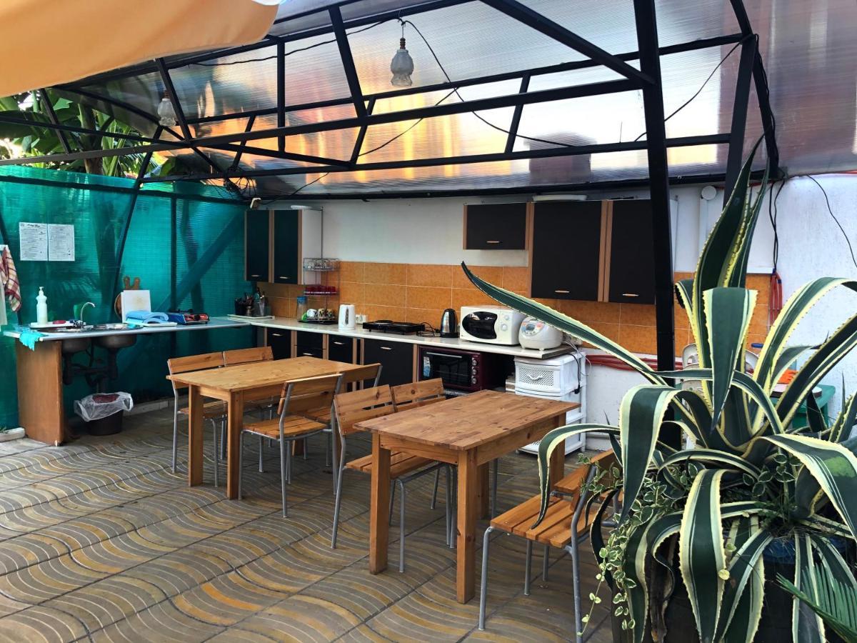 Emiliya Guest House Гагра Екстериор снимка