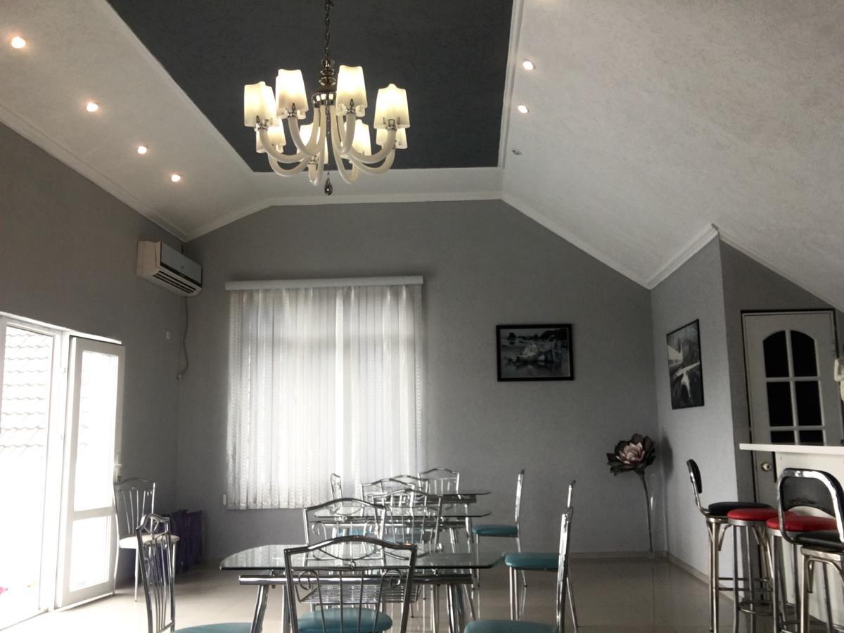 Emiliya Guest House Гагра Екстериор снимка