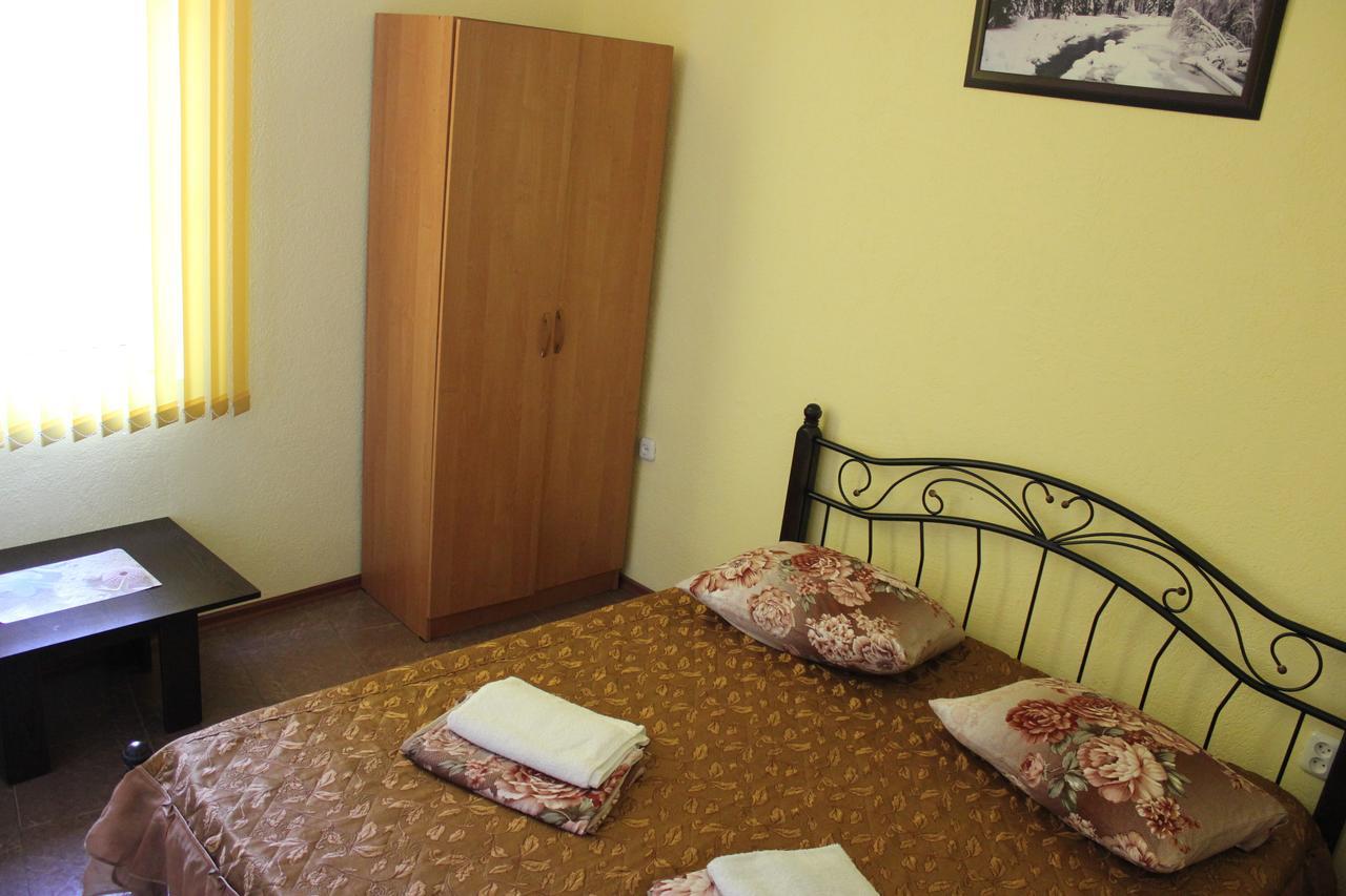Emiliya Guest House Гагра Екстериор снимка