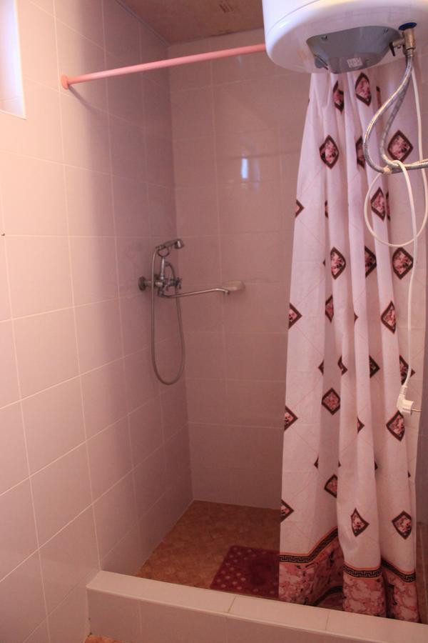 Emiliya Guest House Гагра Екстериор снимка