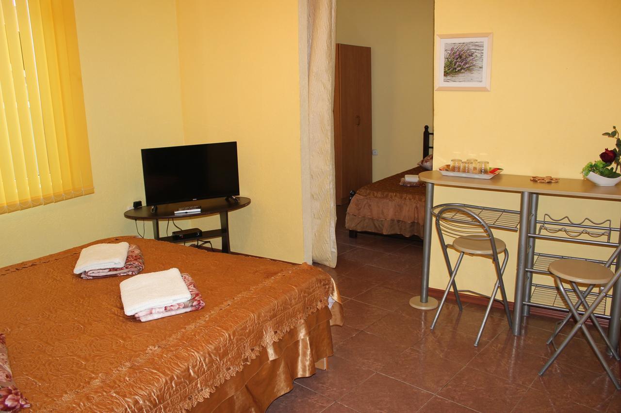 Emiliya Guest House Гагра Екстериор снимка