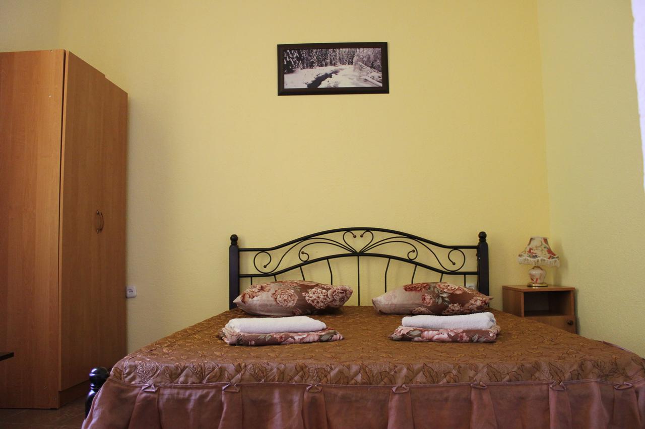 Emiliya Guest House Гагра Екстериор снимка